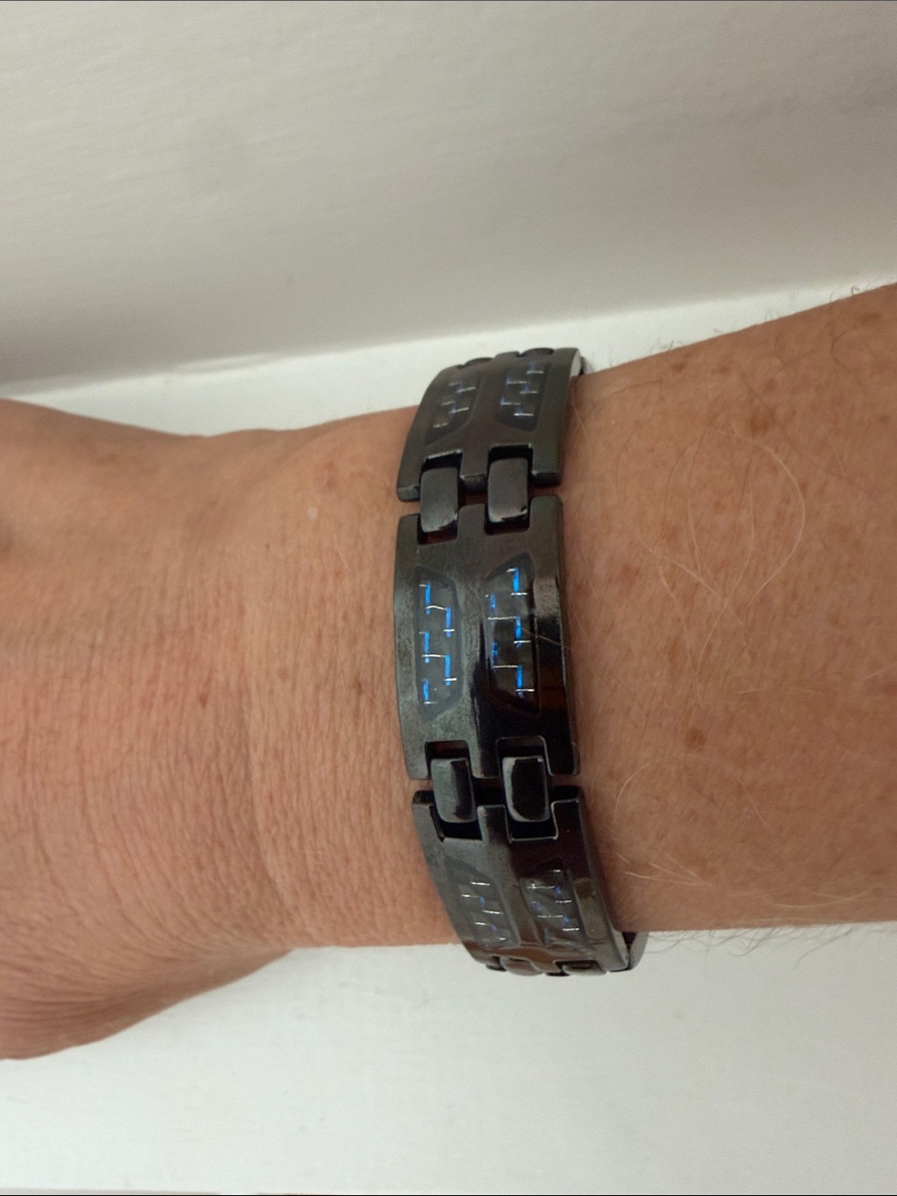 Stainless Steel Magnetic Wellness Bracelet Black Blue B617BL NEW in Box